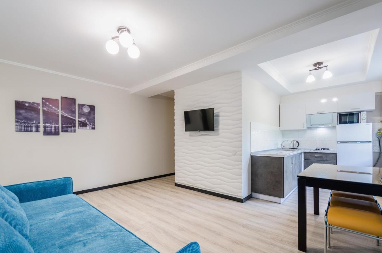 Apartment Artal On Obolonsky Avenue 16 *