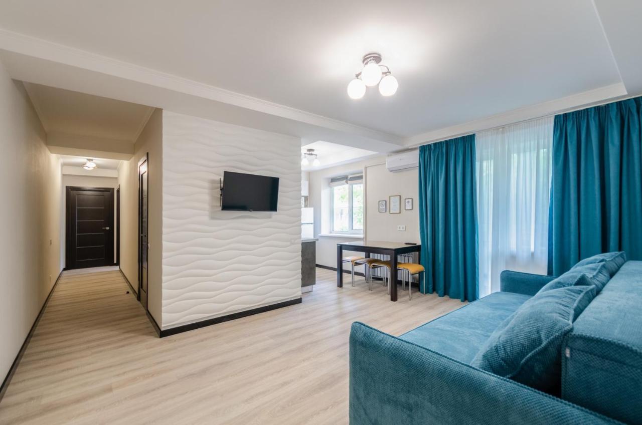 Apartment Artal On Obolonsky Avenue 16 *